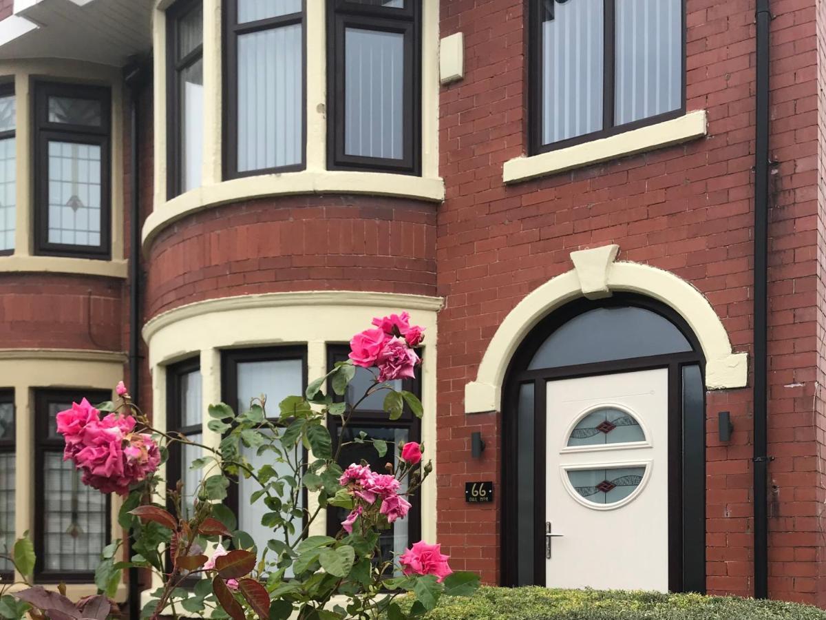 Quiet Close To M6 Preston Holiday home *