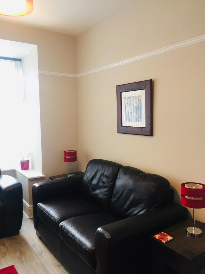 Quiet Close To M6 Preston Holiday home *