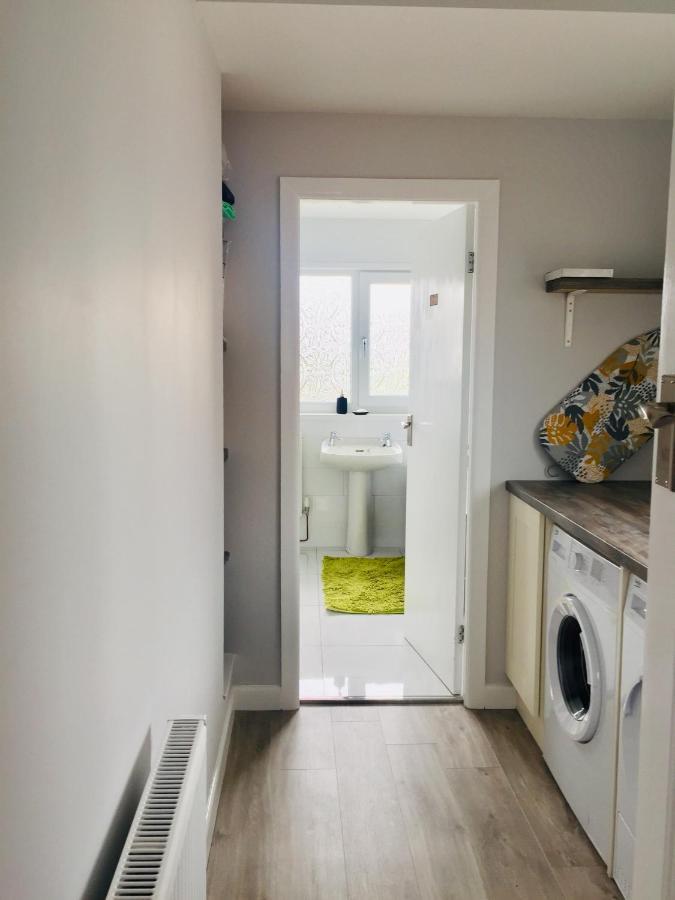 Quiet Close To M6 Preston Holiday home Samlesbury
