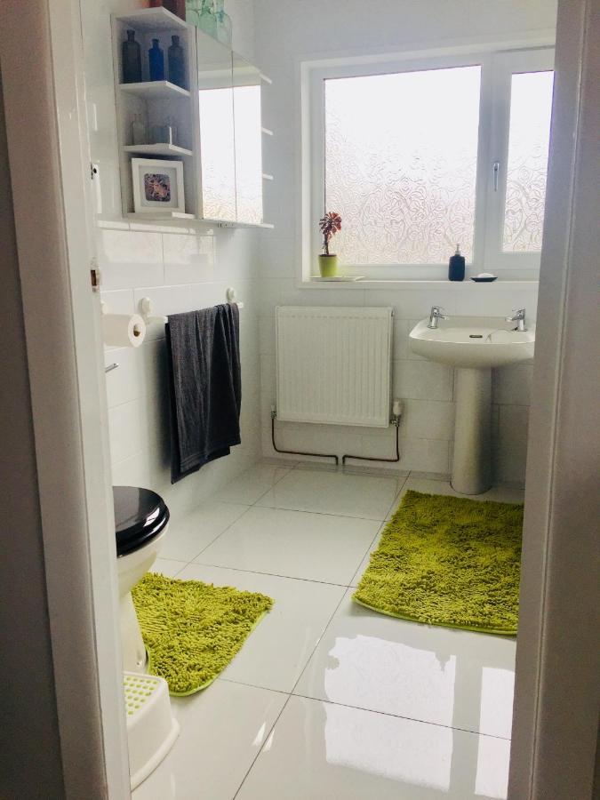 Quiet Close To M6 Preston Holiday home *